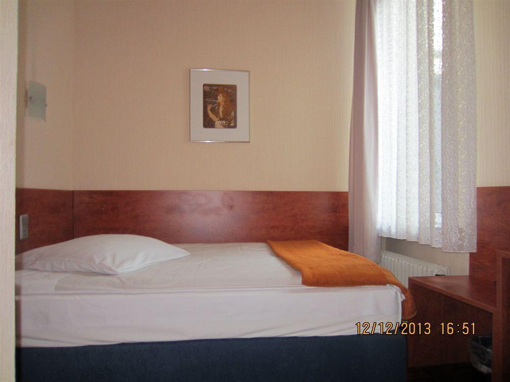 Altstadt Hotel Rheinblick Dusseldorf Bagian luar foto