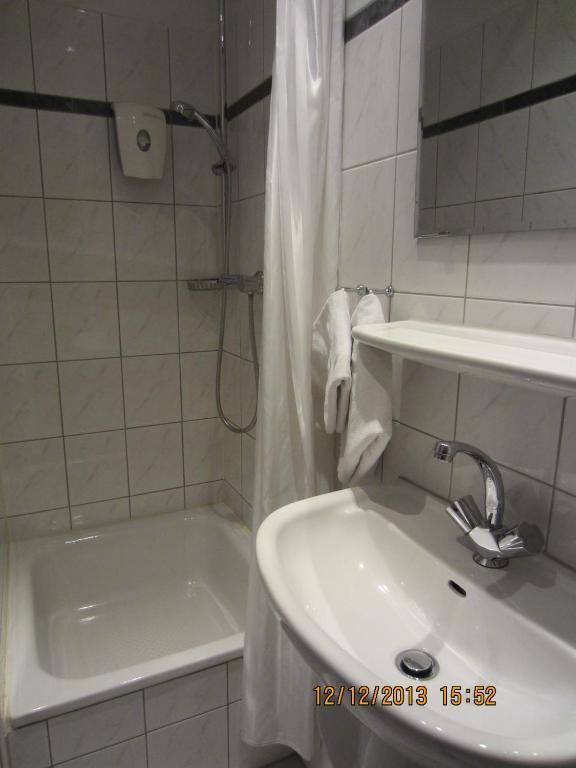 Altstadt Hotel Rheinblick Dusseldorf Bagian luar foto