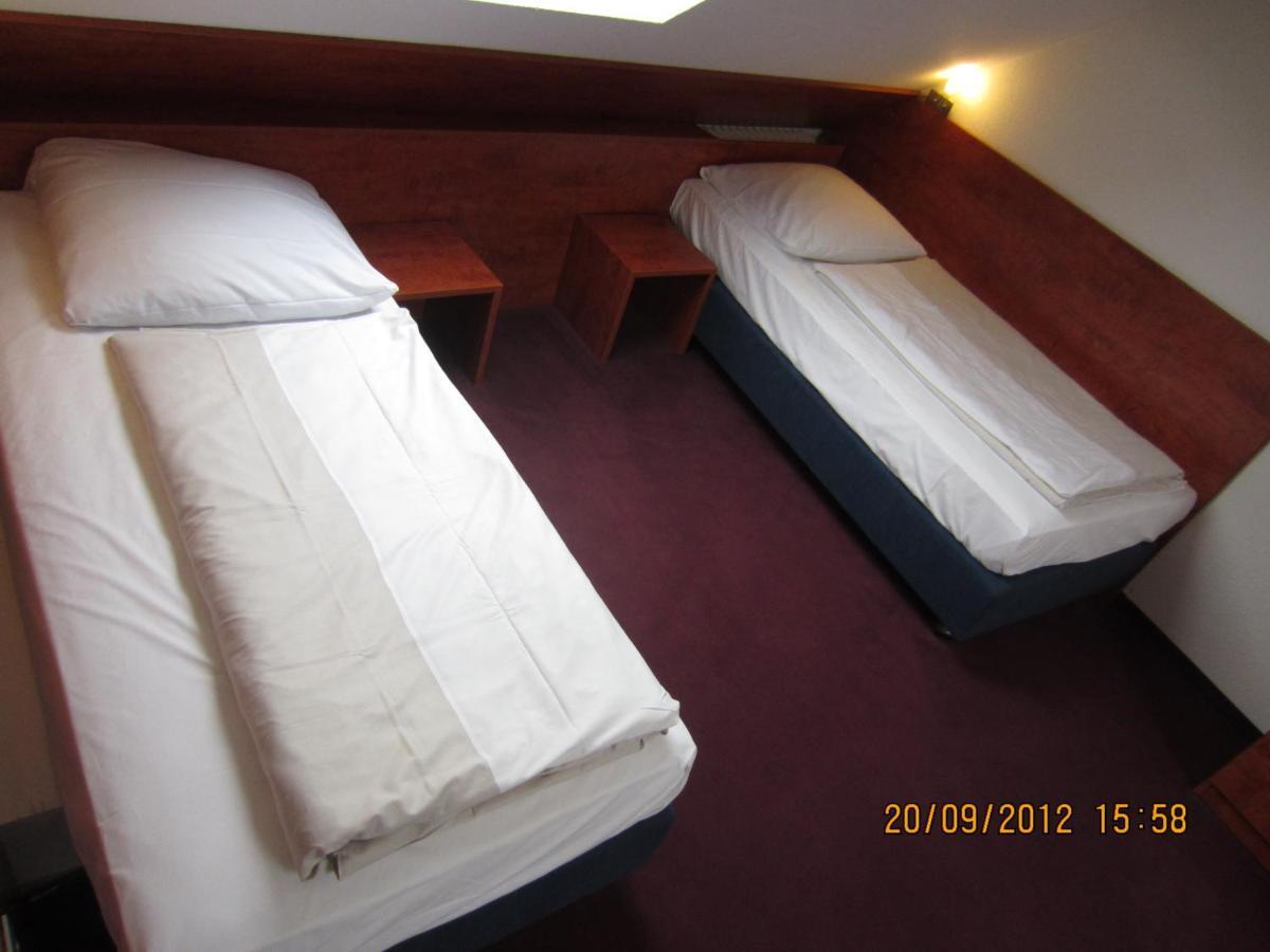 Altstadt Hotel Rheinblick Dusseldorf Bagian luar foto